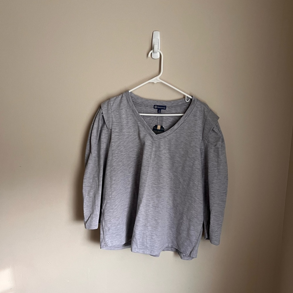 Democracy Heather Gray V-Neck Long Sleeve Top